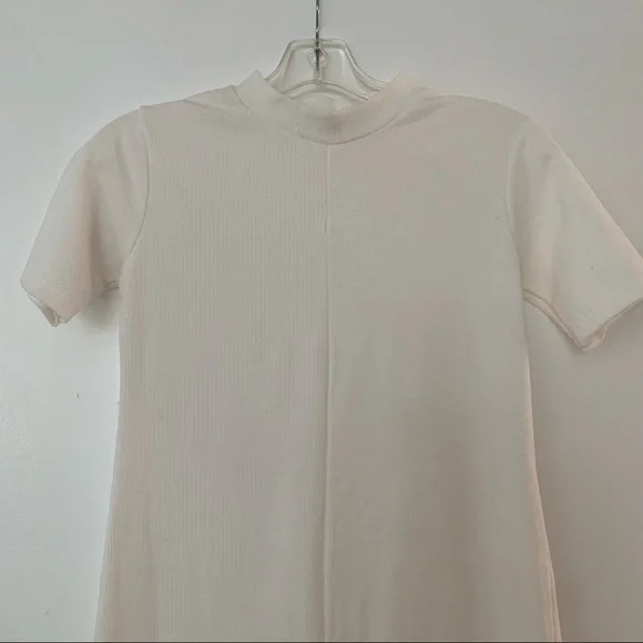 Dresses - Picture 5 of 8